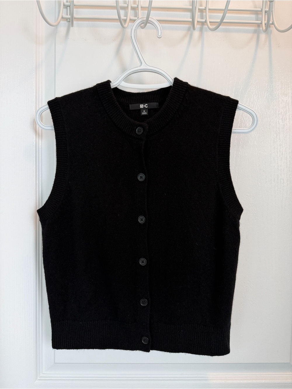 Uniqlo Knit Vest Black Size Medium